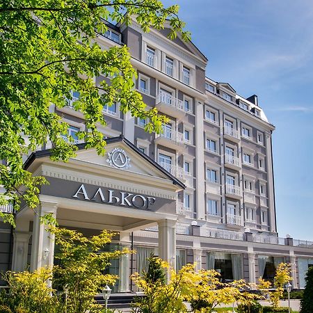 טרוסקבץ Hotel Alkor מראה חיצוני תמונה