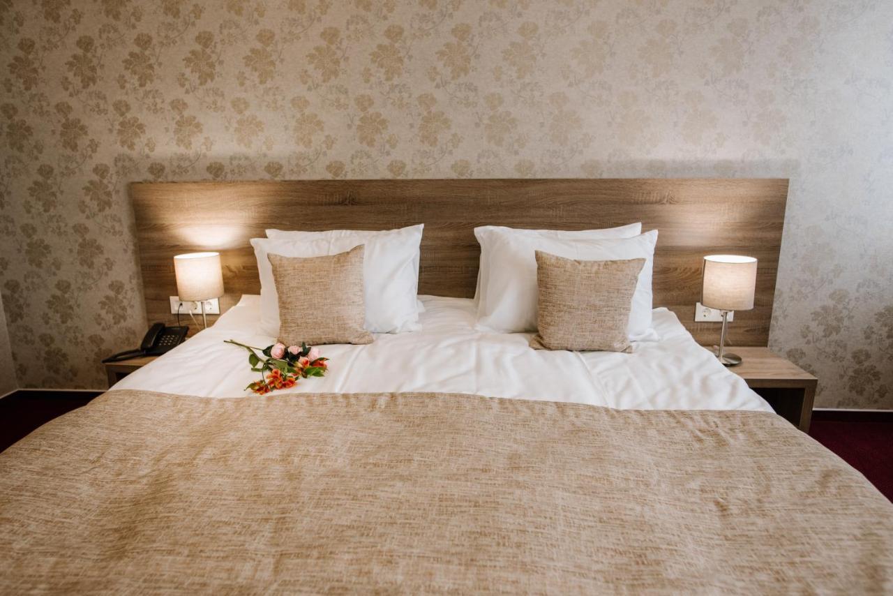 טרוסקבץ Hotel Alkor מראה חיצוני תמונה