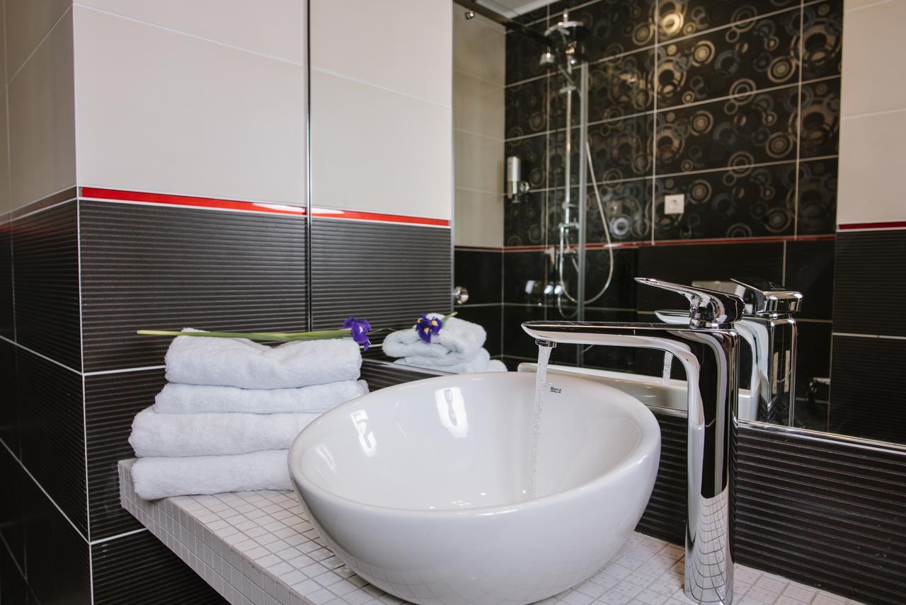 טרוסקבץ Hotel Alkor מראה חיצוני תמונה