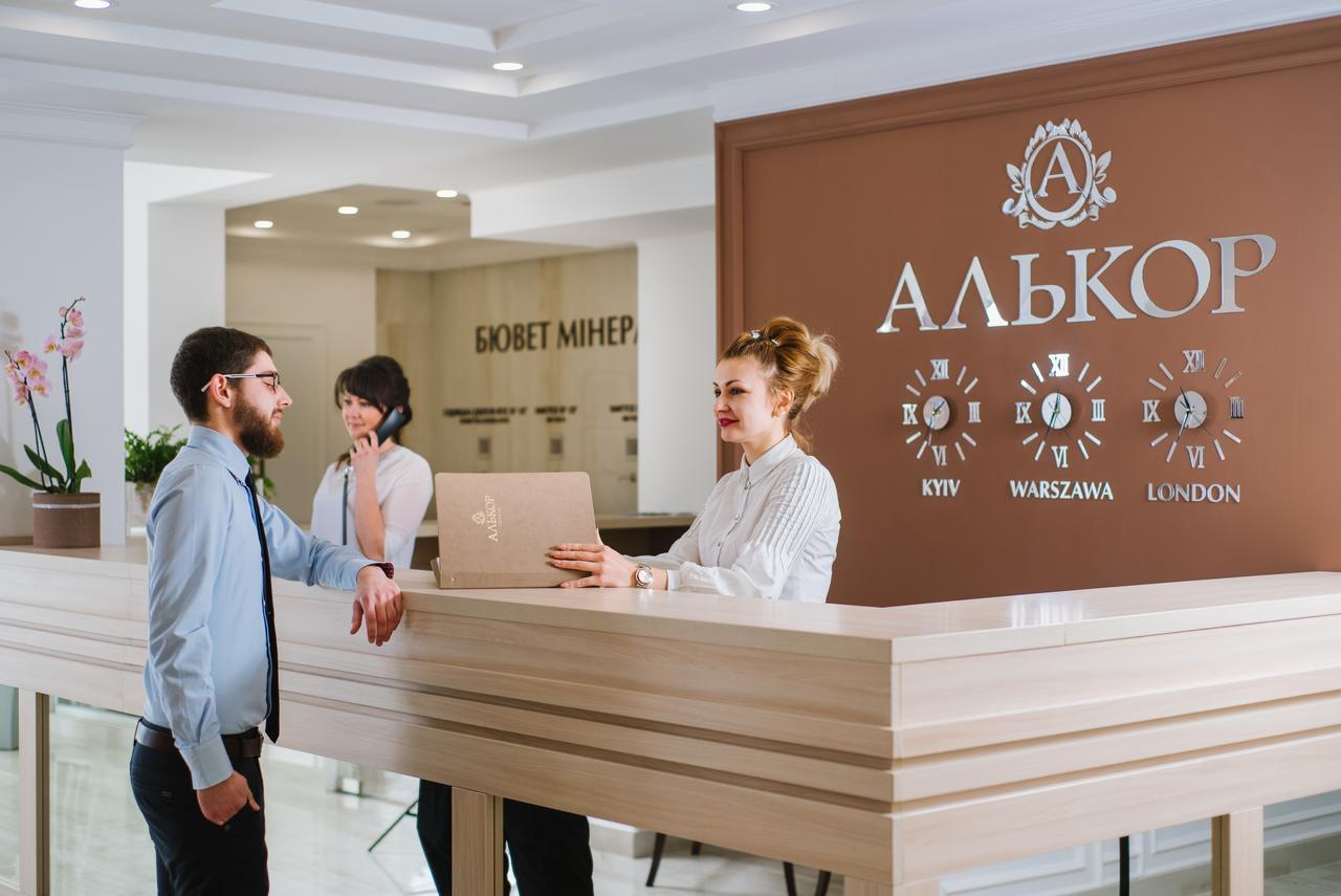 טרוסקבץ Hotel Alkor מראה חיצוני תמונה